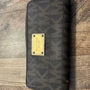 Michael kors wallet